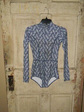 Axesea Long Sleeve Womens Swimsuit Sz 6 (C-31)